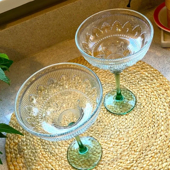 (2) Cristal d'Arques-Durand Sombrero Margarita Glasses w/ Green Stem - Picture 3 of 12